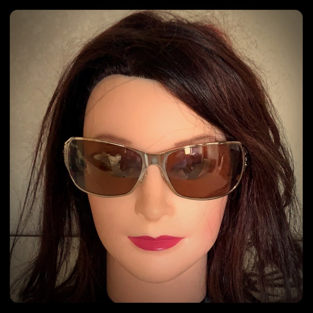 Women’s Oakley sunglasses